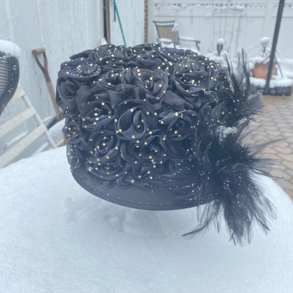 Ladies Hat - Picture 3 of 7